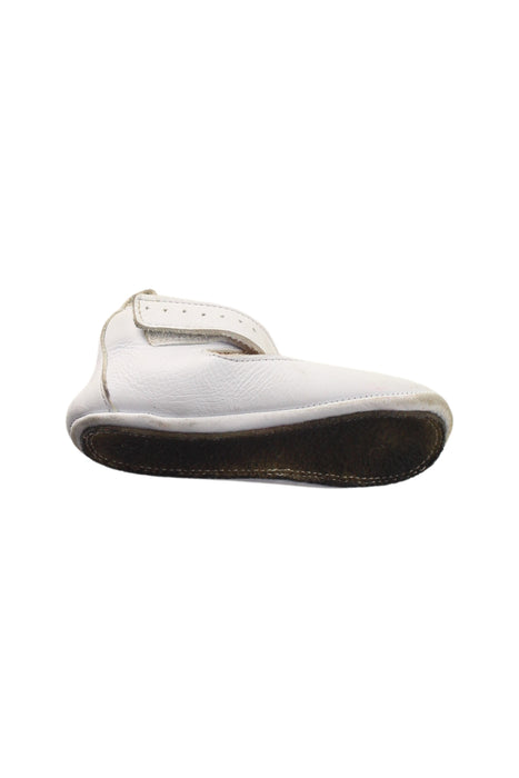 A White Flats from Jacadi in size 18-24M for girl. (Front View)