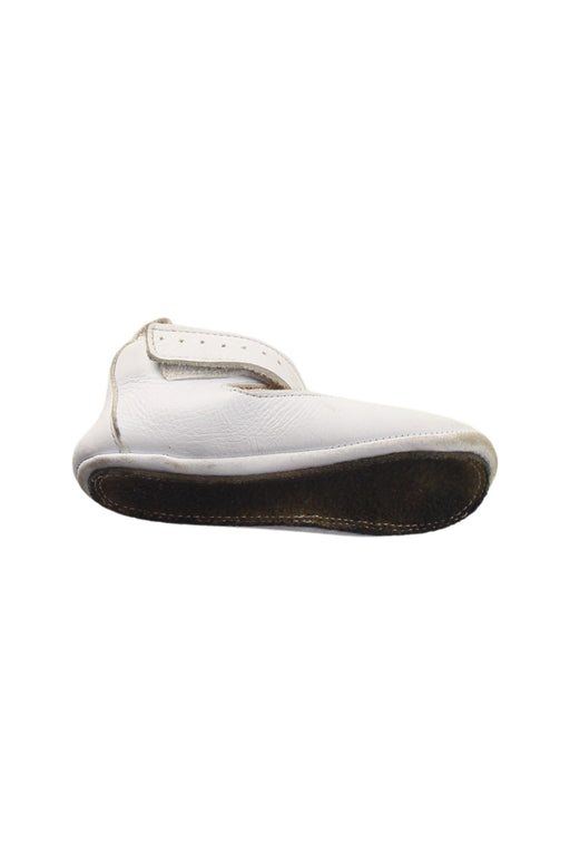 A White Flats from Jacadi in size 18-24M for girl. (Front View)