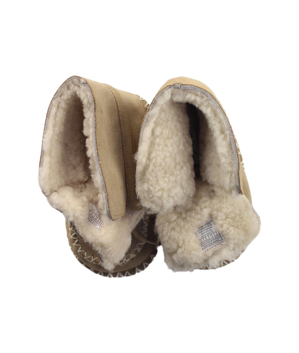 A Beige Booties from Ralph Lauren in size 12-18M for girl. (Back View)