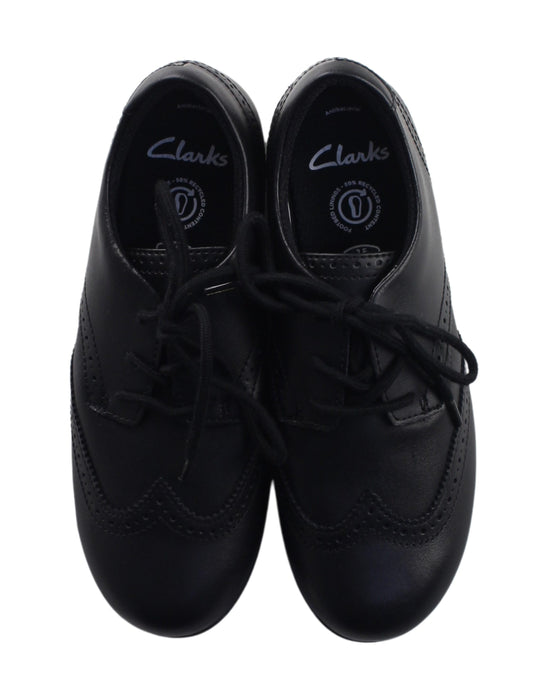 A Black Sneakers from Clarks in size 7Y for boy. (Back View)