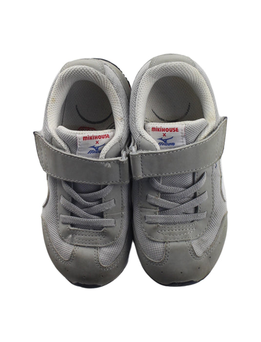 A Grey Sneakers from Miki House x Mizuno in size 4T for boy. (Back View)