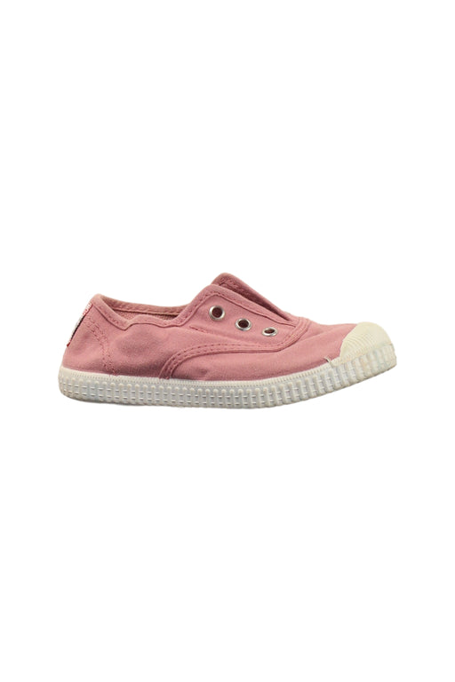 A Pink Slip Ons from Cienta in size 3T for girl. (Front View)