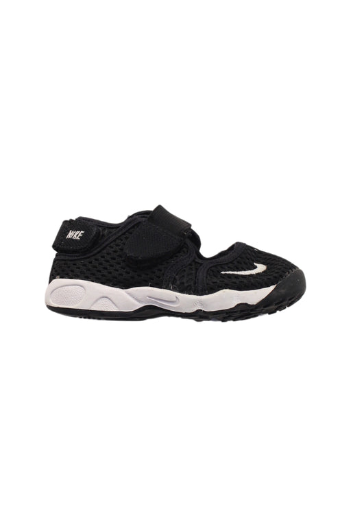 A Black Sneakers from Nike in size 3T for boy. (Front View)