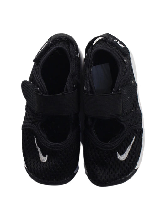 A Black Sneakers from Nike in size 3T for boy. (Back View)