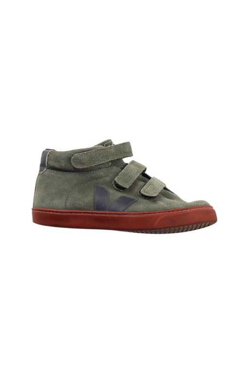 A Green Sneakers from Veja in size 9Y for boy. (Front View)