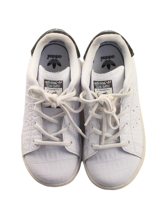 A White Sneakers from Adidas in size 4T for boy. (Back View)