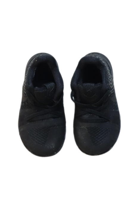 A Black Sneakers from Nike in size 18-24M for boy. (Back View)