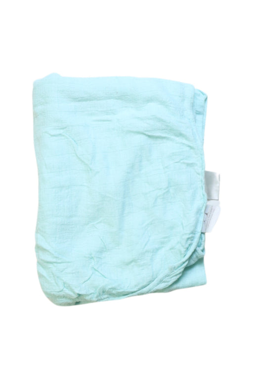 A Teal Swaddles from Aden & Anais in size O/S for neutral. (Front View)