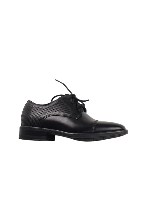 A Black Dress Shoes from Florsheim in size 5T for boy. (Front View)