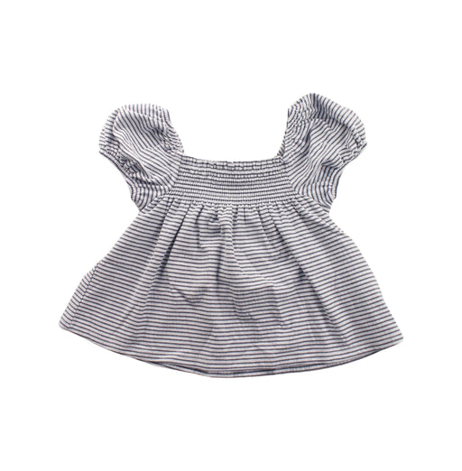 A Grey Short Sleeve Dresses from Seed in size 5T for girl. (Front View)