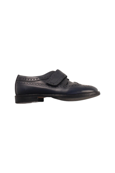 A Black Dress Shoes from Gallucci in size 7Y for boy. (Front View)