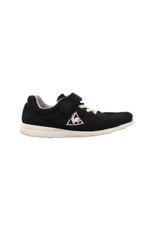 A Black Sneakers from Le Coq Sportif in size 6T for boy. (Front View)