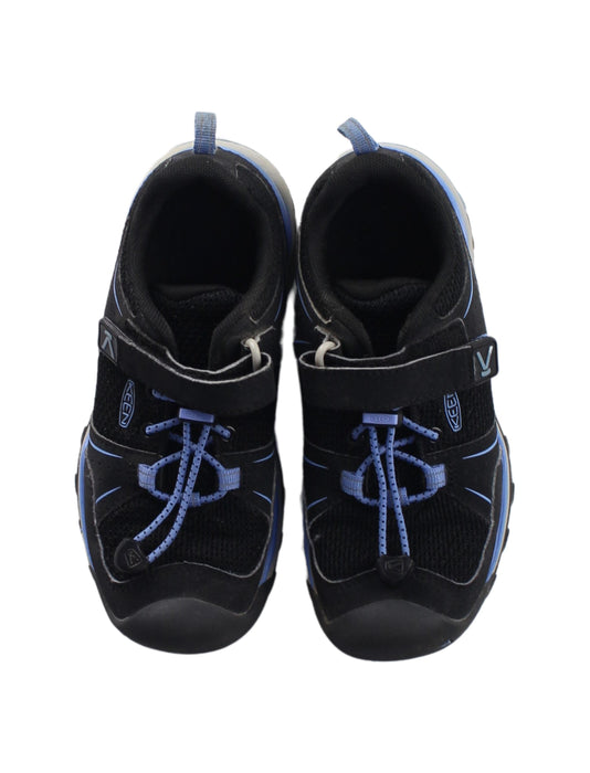 A Black Sneakers from Keen in size 6T for boy. (Back View)