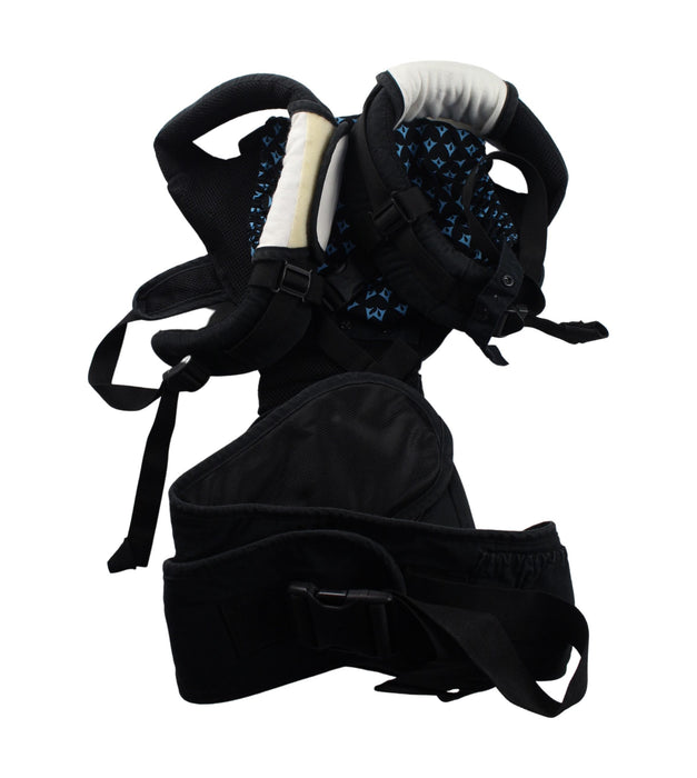 A Black Baby Carriers from i-Angel in size O/S for neutral. (Back View)