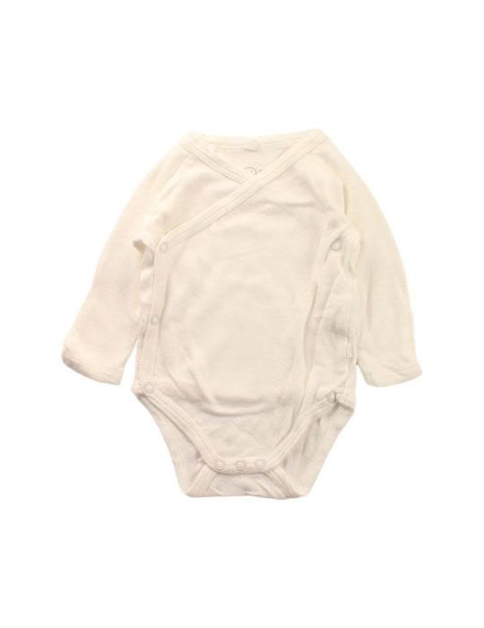 A White Long Sleeve Bodysuits from Mori in size 0-3M for neutral. (Front View)