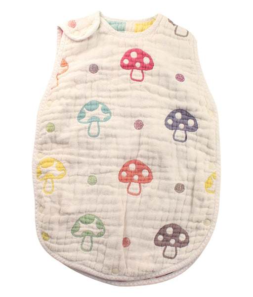 A White Sleepsacs from Hoppetta in size O/S for neutral. (Front View)