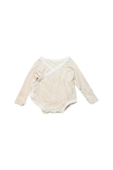 A Ivory Long Sleeve Bodysuits from Natures Purest in size 0-3M for neutral. (Front View)