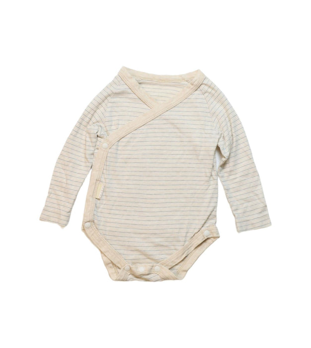 A Beige Long Sleeve Bodysuits from Natures Purest in size 3-6M for neutral. (Front View)