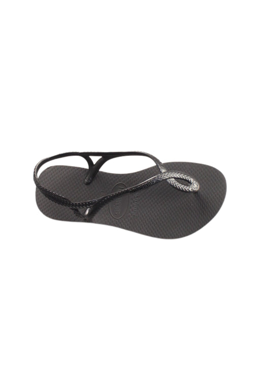 A Black Sandals from Havaianas in size 9Y for girl. (Front View)