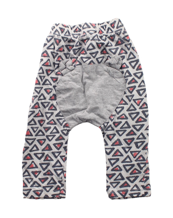 A White Sweatpants from Seed in size 6-12M for boy. (Back View)