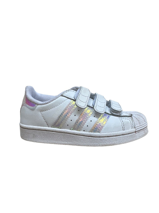 A White Sneakers from Adidas in size 5T for neutral. (Front View)