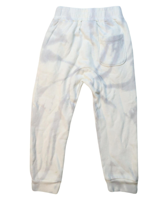 A White Sweatpants from Tiny Whales in size 3T for boy. (Back View)