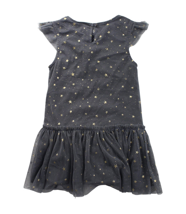 A Grey Short Sleeve Dresses from Seed in size 5T for girl. (Back View)