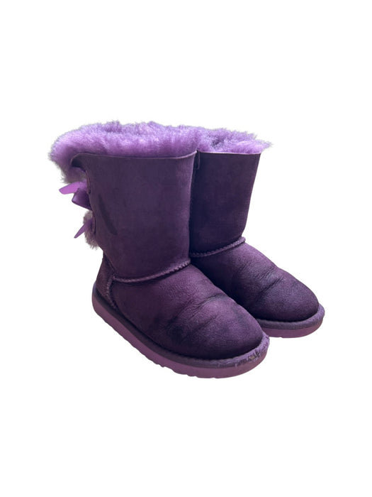 A Purple Winter Boots from UGG in size 5T for girl. (Back View)