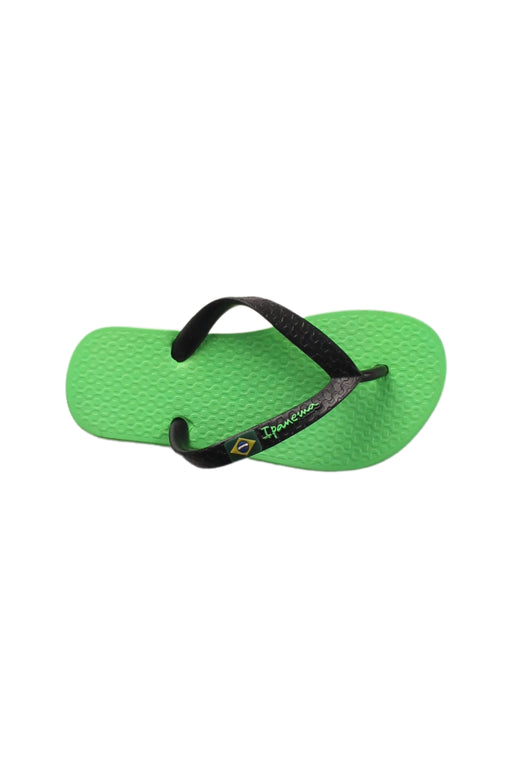 A Green Flip Flops from Ipanema in size 4T for boy. (Front View)