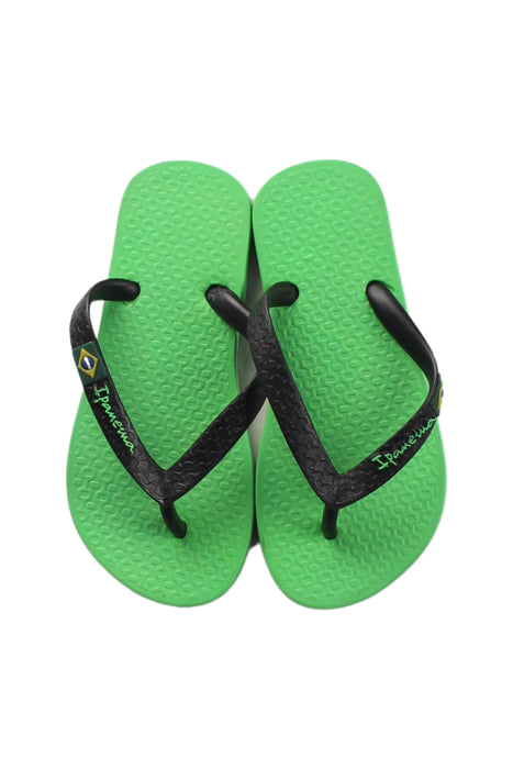 A Green Flip Flops from Ipanema in size 4T for boy. (Back View)