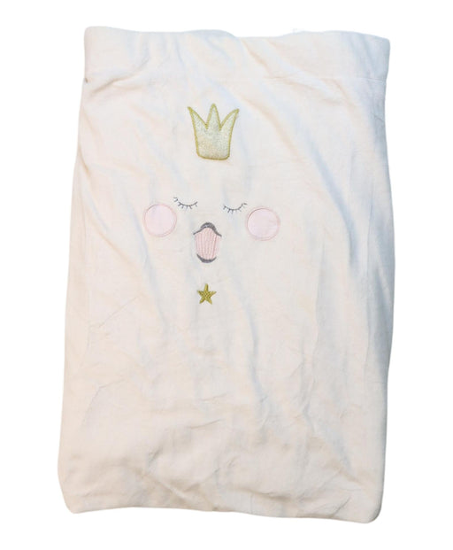 A White Blankets from Little Crevette in size O/S for neutral. (Front View)