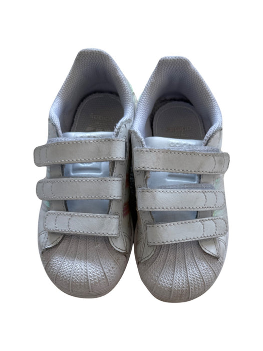 A White Sneakers from Adidas in size 5T for neutral. (Back View)