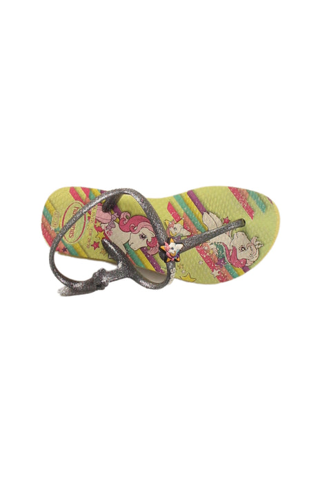 A Green Flip Flops from Havaianas in size 5T for girl. (Front View)