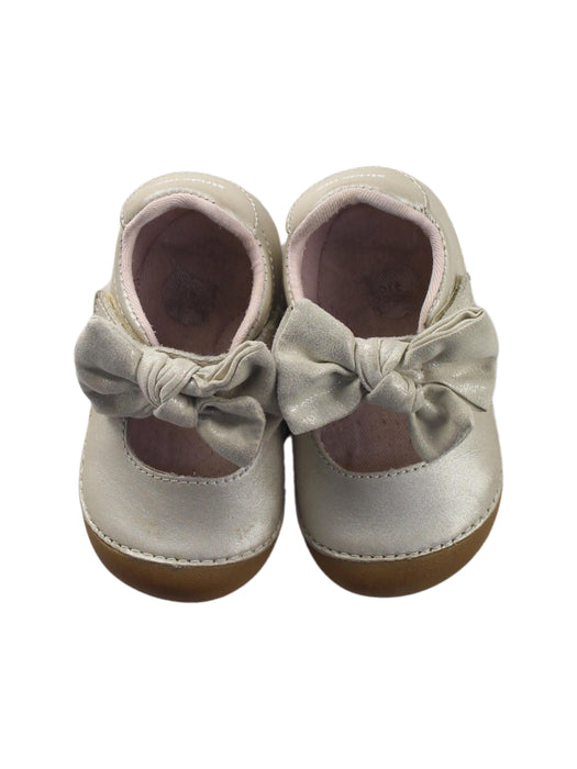 A White Flats from Stride Rite in size 12-18M for girl. (Back View)