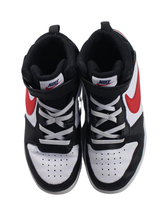 A Black Sneakers from Nike in size 7Y for boy. (Back View)