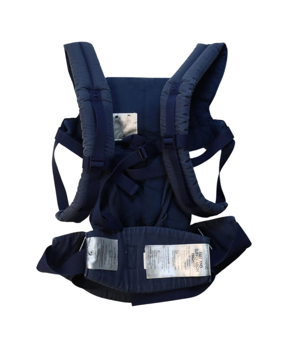 A Navy Baby Carriers from Ergobaby in size O/S for neutral. (Back View)