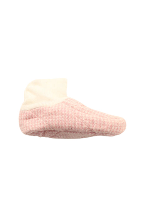 A White Booties from Petit Bateau in size 0-3M for girl. (Front View)