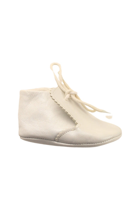 A White Casual Boots from Jacadi in size 12-18M for girl. (Front View)