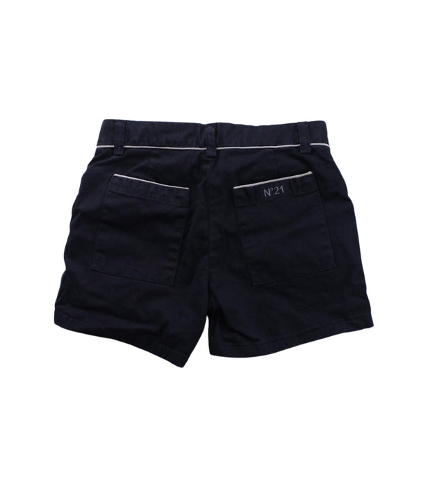 A Navy Shorts from Nº21 in size 5T for boy. (Back View)