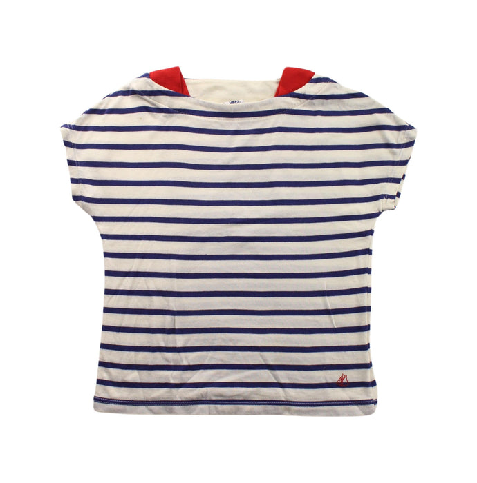 A Blue Short Sleeve Tops from Petit Bateau in size 6T for girl. (Front View)