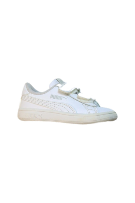 A White Sneakers from Puma in size 12-18M for neutral. (Front View)