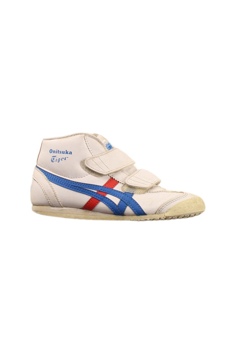 A White Sneakers from Onitsuka Tiger in size 6T for boy. (Front View)