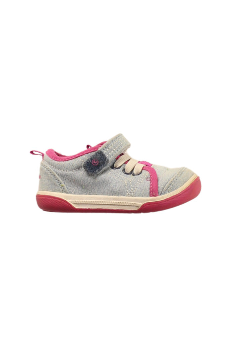 A Grey Sneakers from Stride Rite in size 12-18M for girl. (Front View)