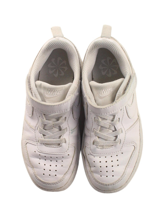 A White Sneakers from Nike in size 5T for boy. (Back View)