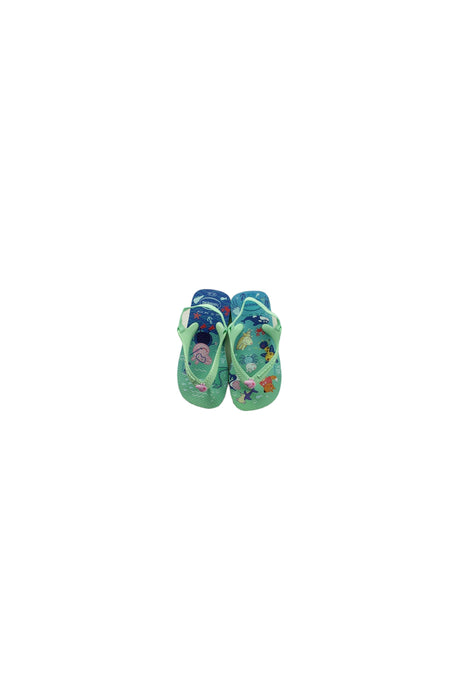 A Green Flip Flops from Havaianas in size 4T for neutral. (Back View)