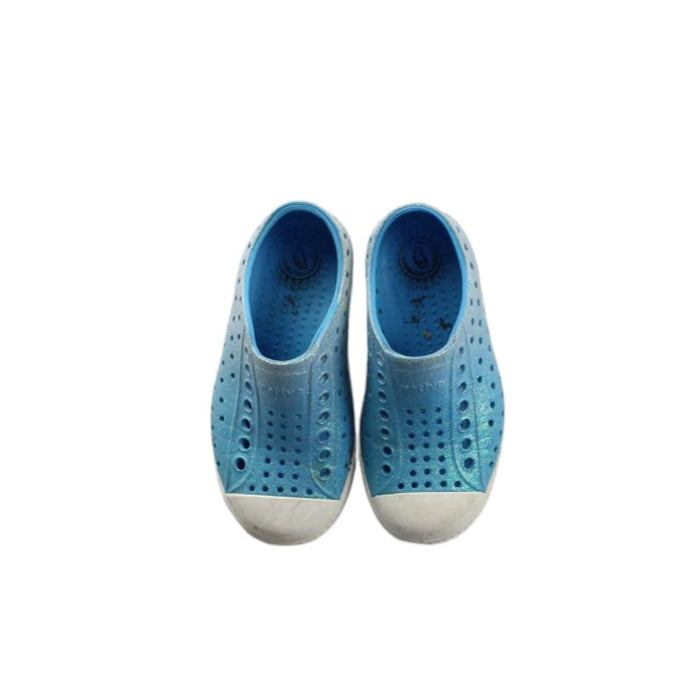 A Blue Aqua Shoes from Native Shoes in size 3T for neutral. (Back View)