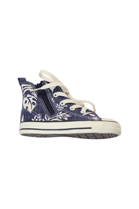 A Blue Sneakers from Converse in size 4T for neutral. (Front View)