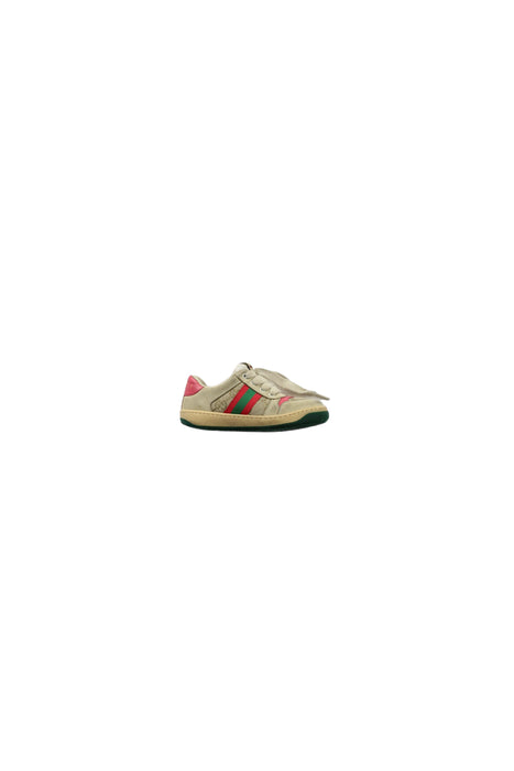 A Beige Sneakers from Gucci in size 4T for boy. (Front View)
