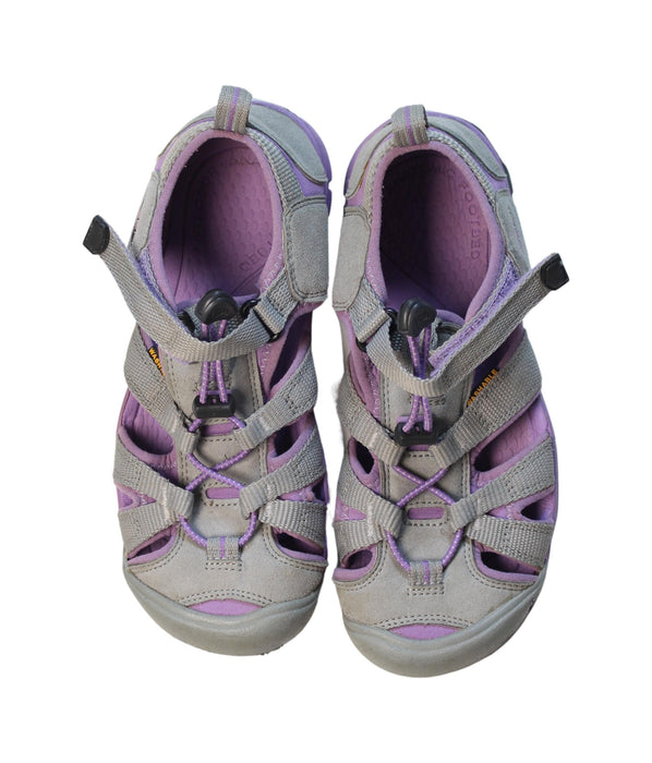 A Multicolour Sandals from Keen in size 10Y for girl. (Back View)