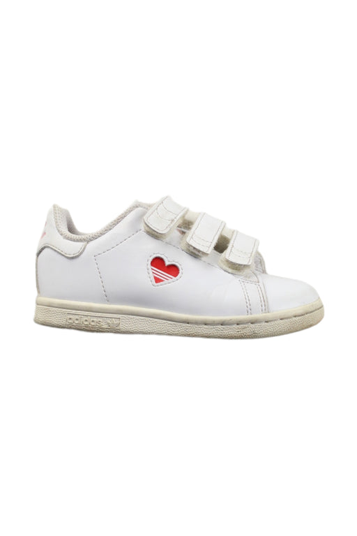 A White Sneakers from Adidas in size 3T for girl. (Front View)